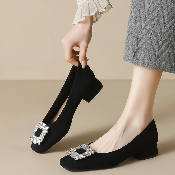 方扣水钻单鞋女夏季浅口粗跟黑色法式不累脚通勤鞋大码女鞋41到43