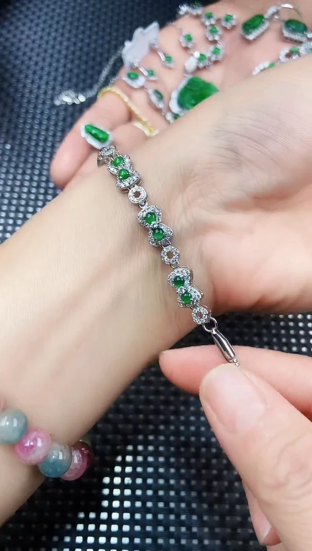 【闪购商品】翡翠手链未镶嵌11111111