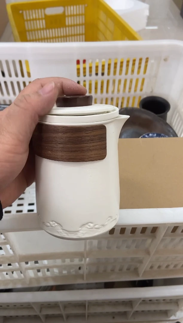 无运费险有瑕疵的摄影的产品有使用过的痕迹有点脏介意勿拍