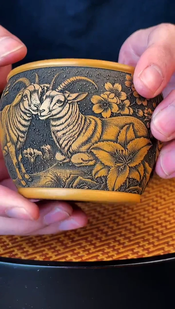 三羊开泰  黄金朱泥  主人杯