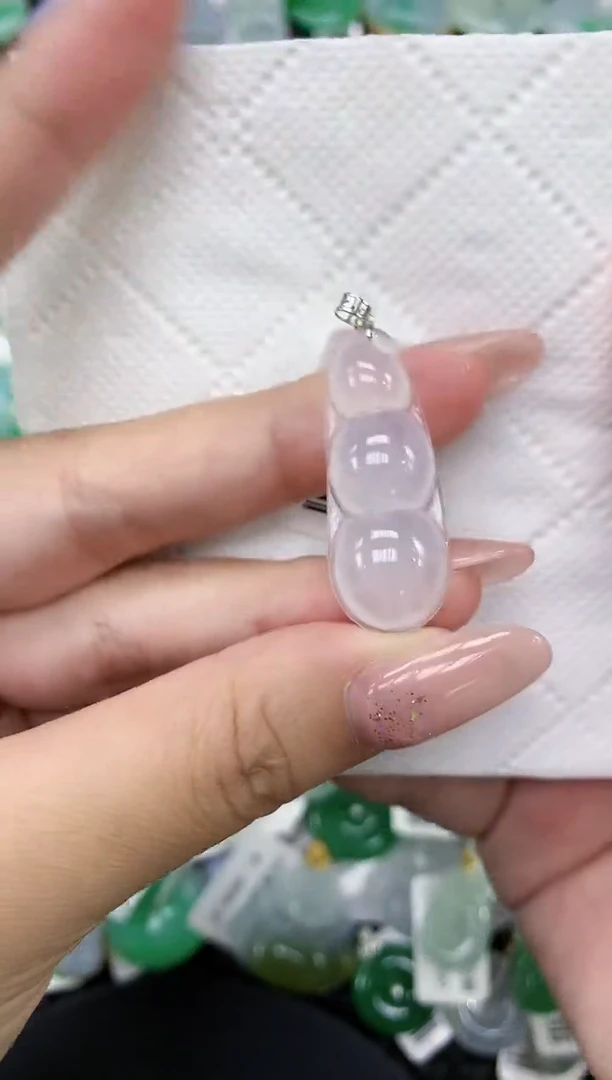 颈饰18K金镶嵌翡翠小***常 1111111111