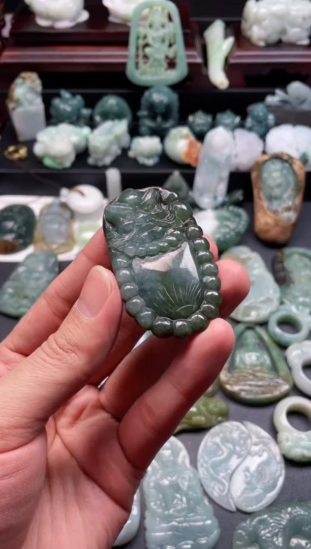 颈饰未镶嵌翡翠32  天然翡翠a货  达摩