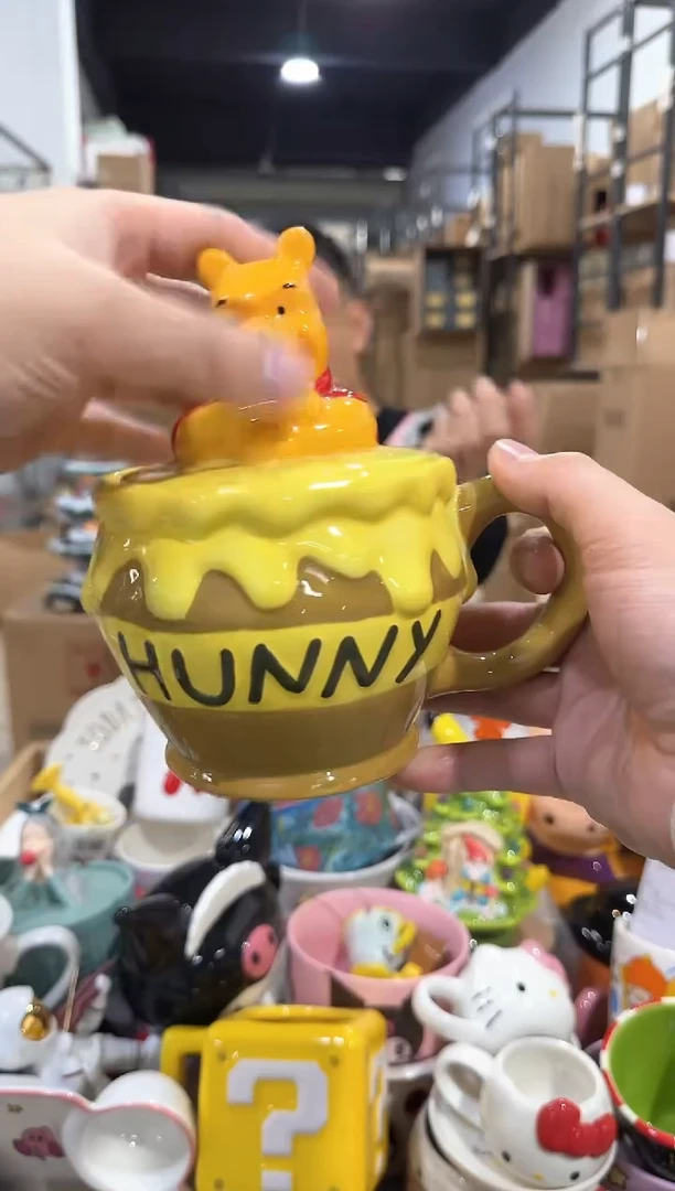 瓷片Q版维尼蜂蜜带盖杯