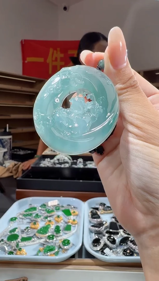 吊坠(不含链)未镶嵌翡翠三足蟾（多样性发其一）