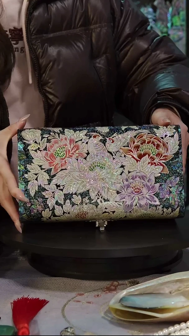 黑金鲍全满螺·弘贝雅螺钿漆器文化馆