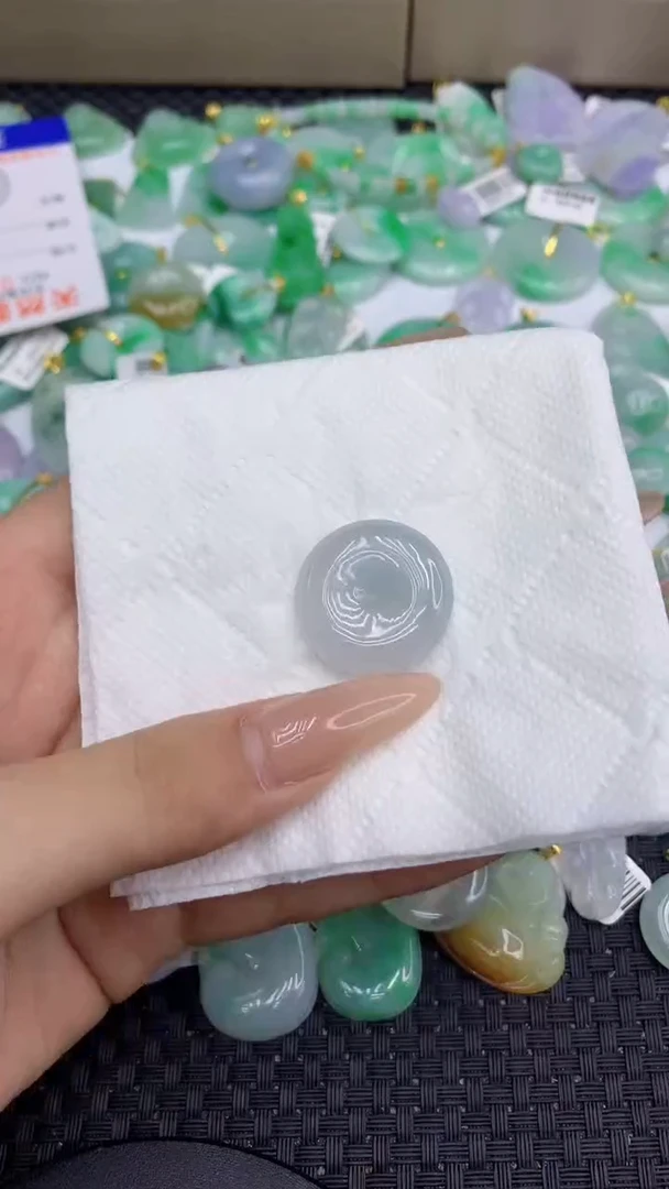 翡翠未镶嵌颈饰天然缅甸A货翡翠1