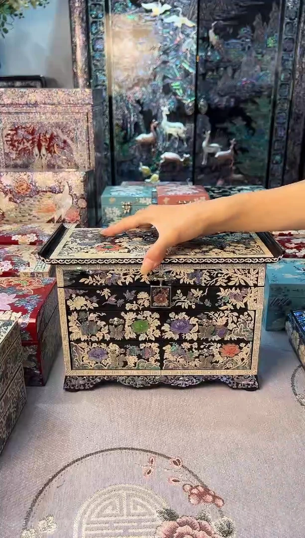 黑底白边·弘贝雅螺钿漆器文化馆