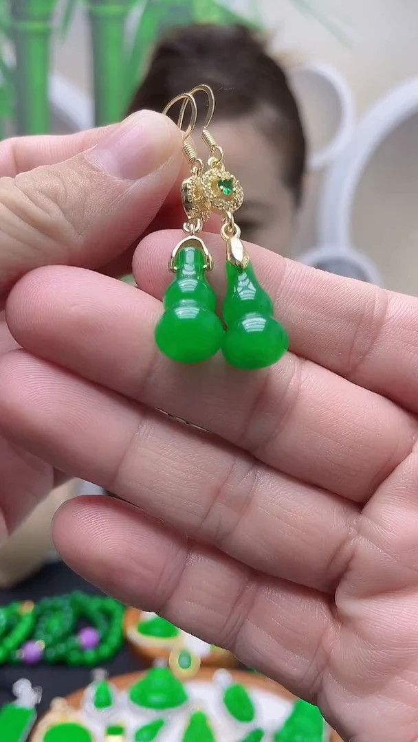 14K金镶嵌翡翠耳饰A103