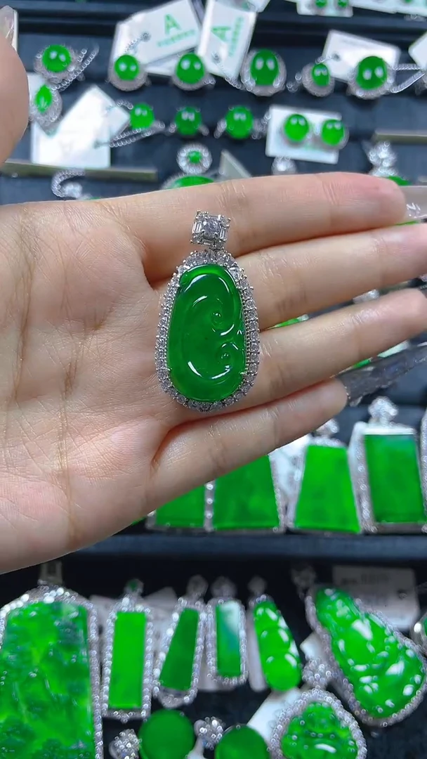 翡翠银S925镶嵌颈饰?****?1