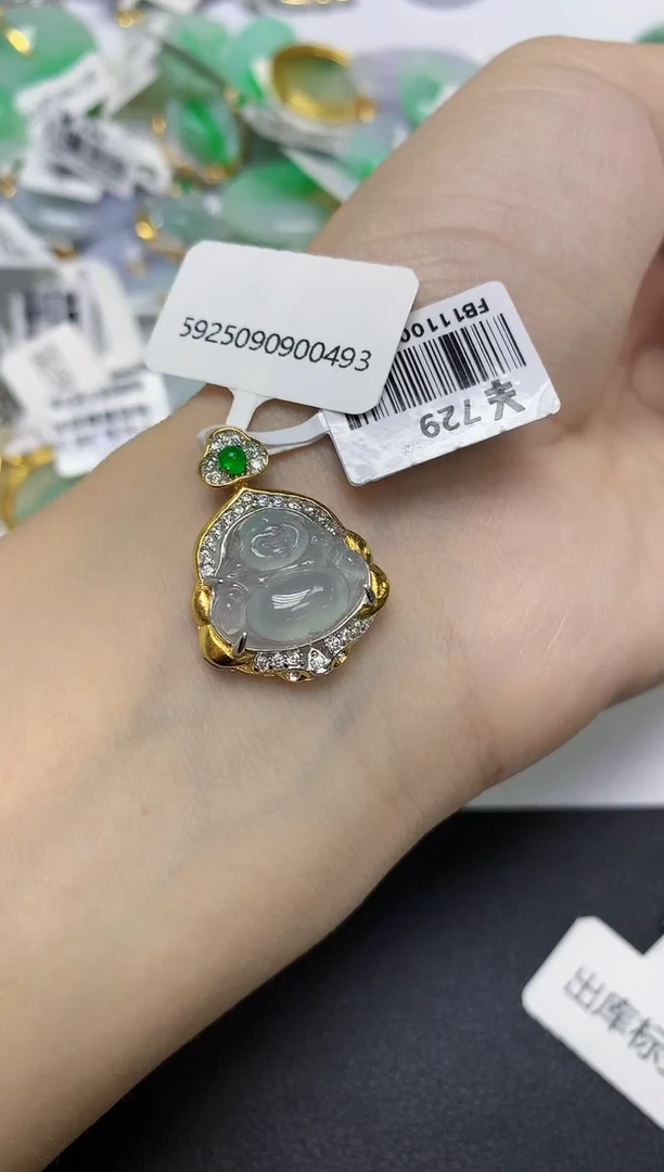 颈饰未镶嵌翡翠天然缅甸翡翠A货多样性发一件