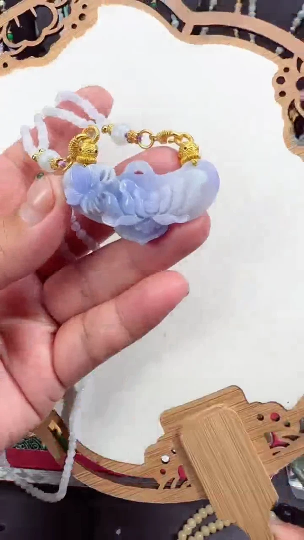 翡翠未镶嵌颈饰吊坠