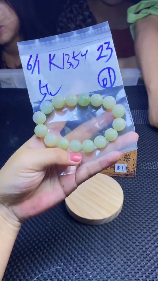 定制翡翠未镶嵌天然缅甸A货翡翠，多样性发货只发其一