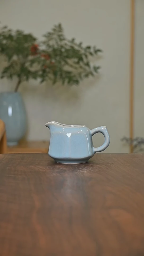 六合泰平公道 天青 微瑕 朱家汝窑款