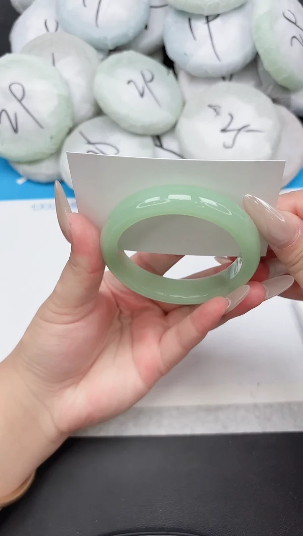 未镶嵌手镯石英质玉18-56.7