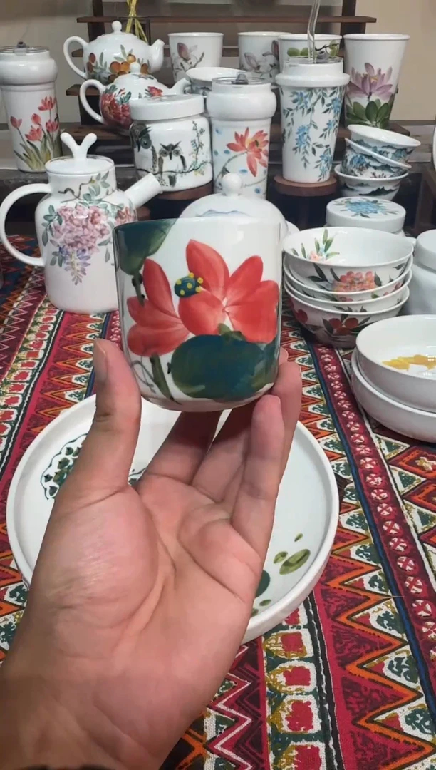 摆件景德镇高温釉下手绘陶瓷