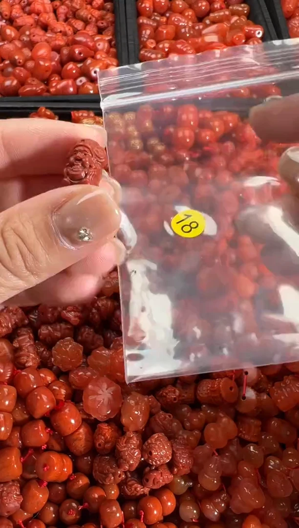 【闪购商品】南红玛瑙颈饰未镶嵌1