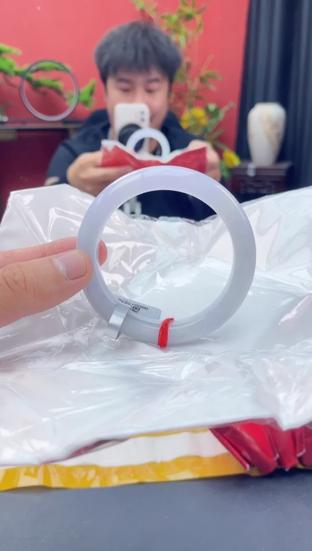 未镶嵌手镯翡翠18