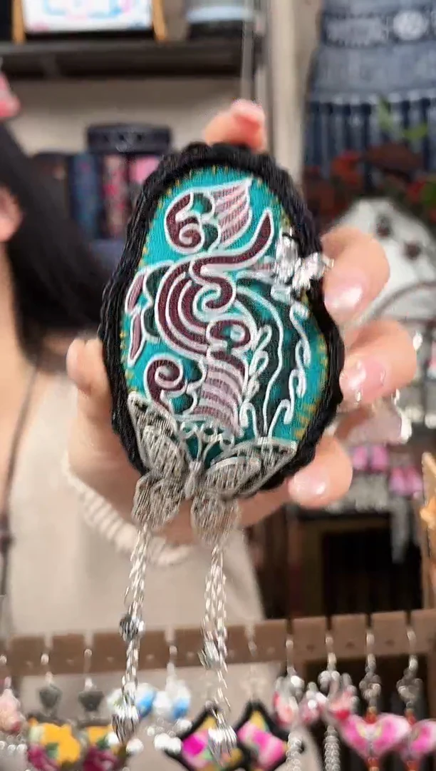 织绣民族风非遗老绣饰品604