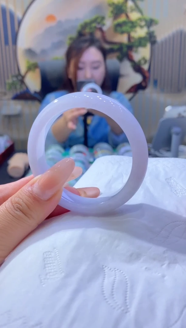 翡翠手镯未镶嵌多人00311