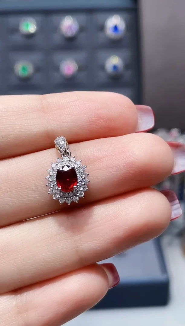 【闪购商品】红宝石吊坠(不含链)18K金镶嵌0.65克拉/无烧