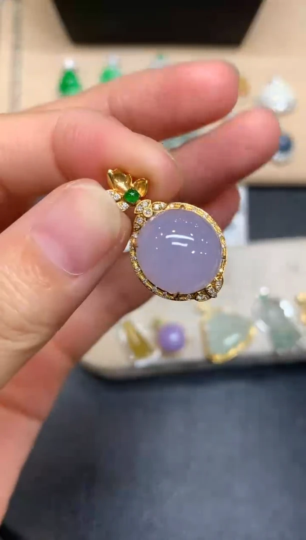 颈饰18K金镶嵌翡翠蛋面【无服务费