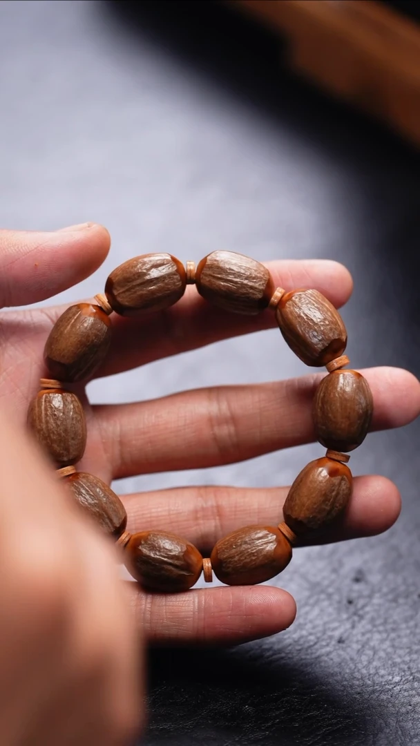 【闪购商品】橄榄核吊坠功利化