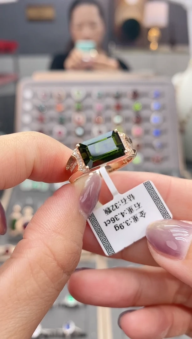 18K金镶嵌戒指碧玺4.36