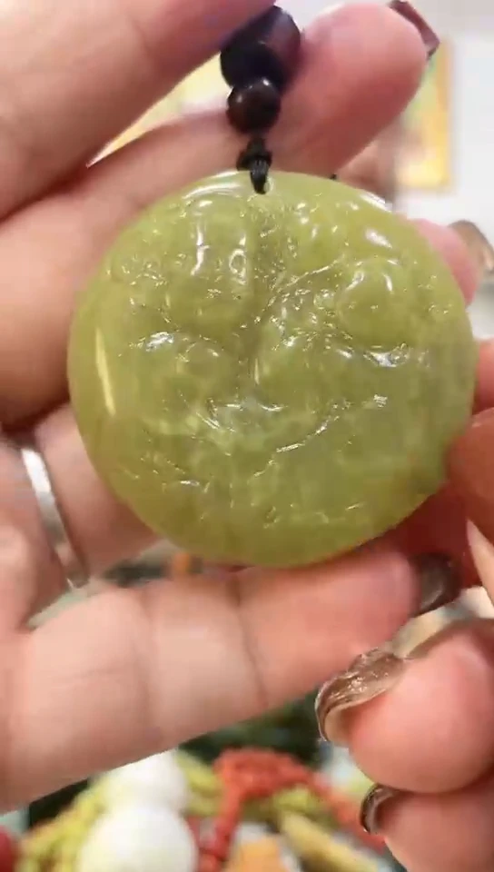 未镶嵌岫玉挂件