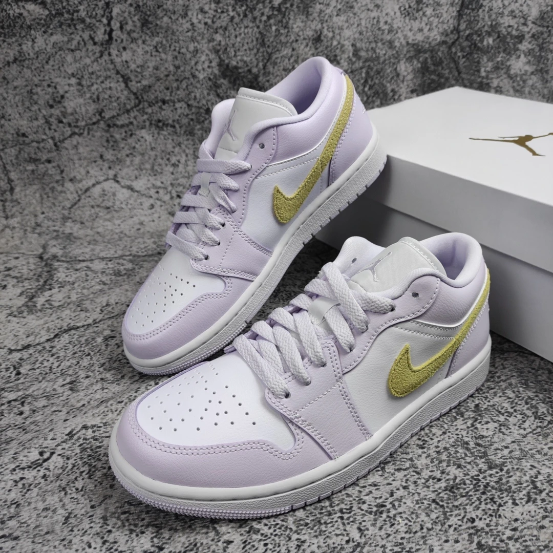 Air Jordan 1 Low女款白紫色低帮运动篮球鞋复古休闲板鞋官方正品