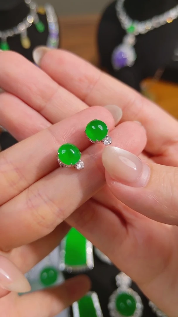 吊坠(不含链)18K金镶嵌翡翠蛋面耳钉