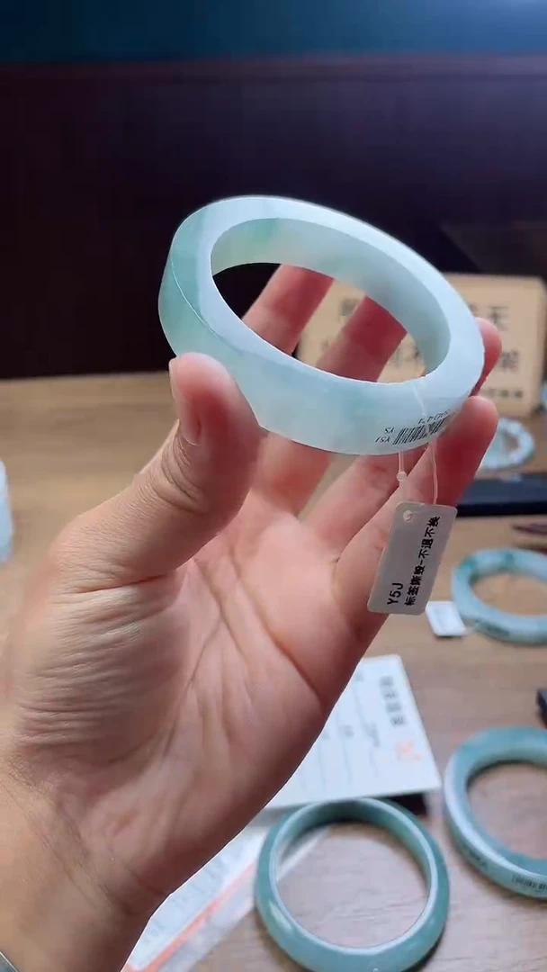 定制翡翠手镯未镶嵌定制