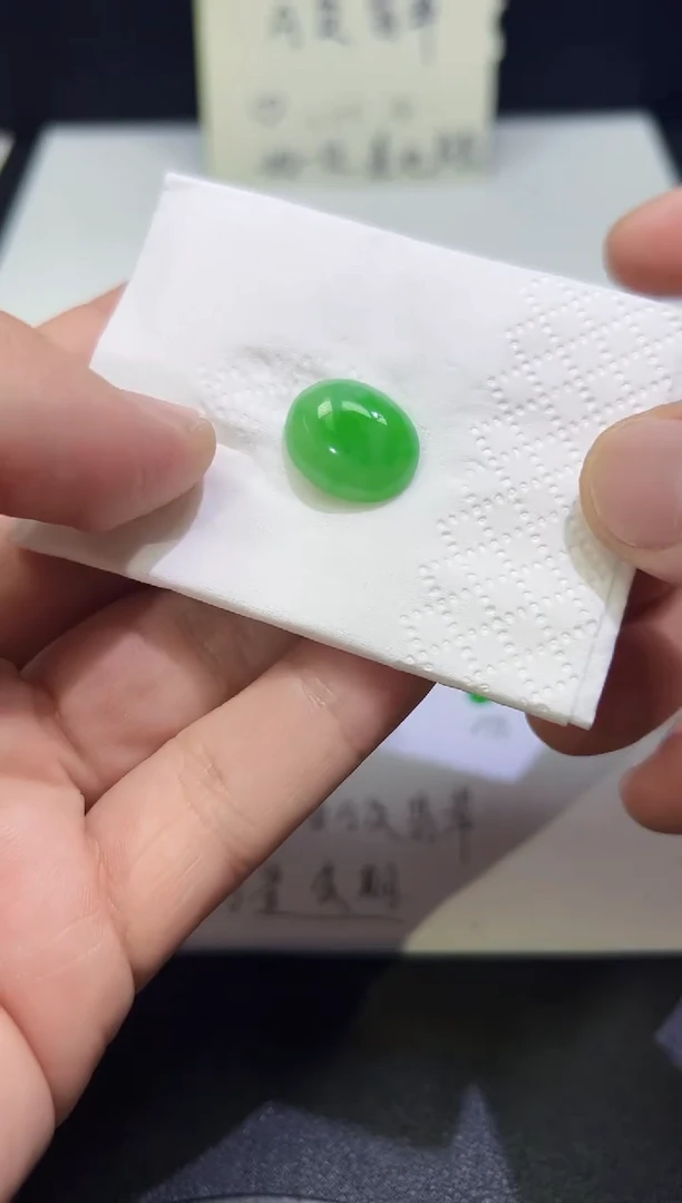 裸石翡翠缅甸A货翡翠一件