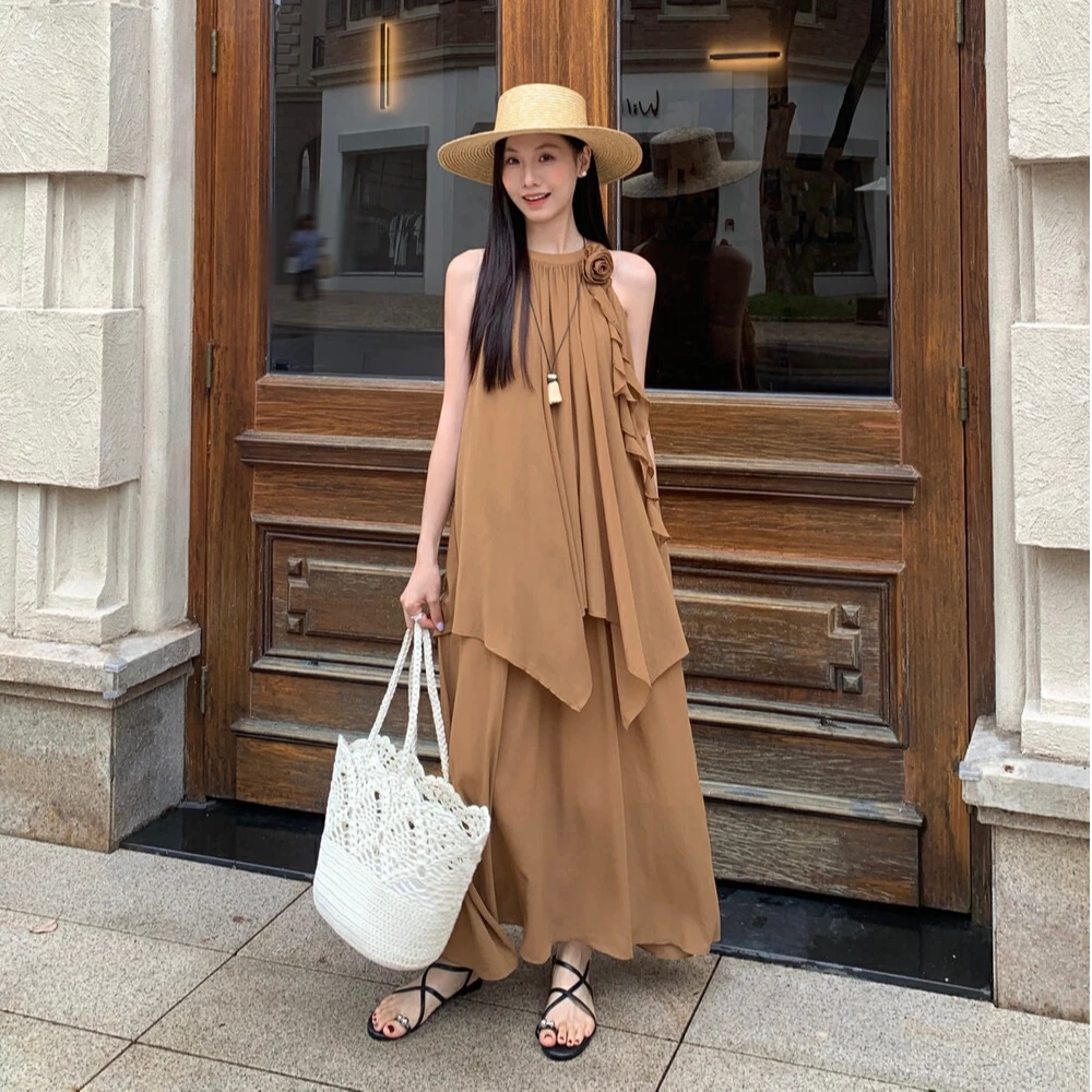 度假风挂脖连衣裙女夏季2025新款高级感法式浪漫气质荷叶边长裙子