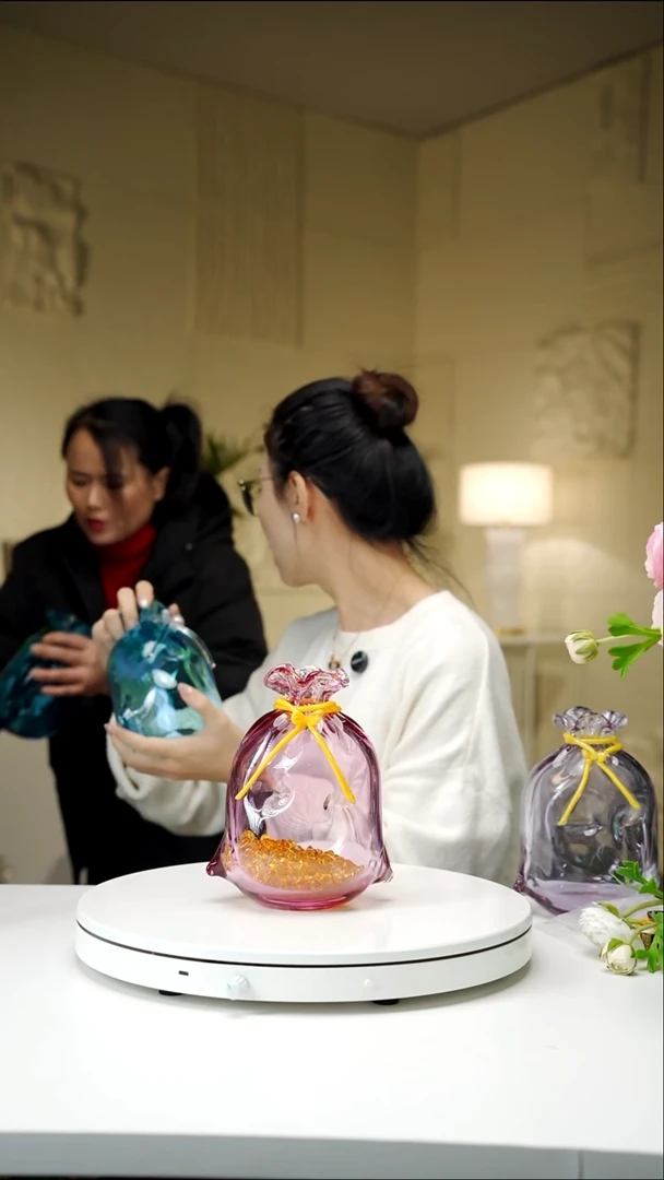 手工艺品琉璃木**十金红色钱袋子摆件