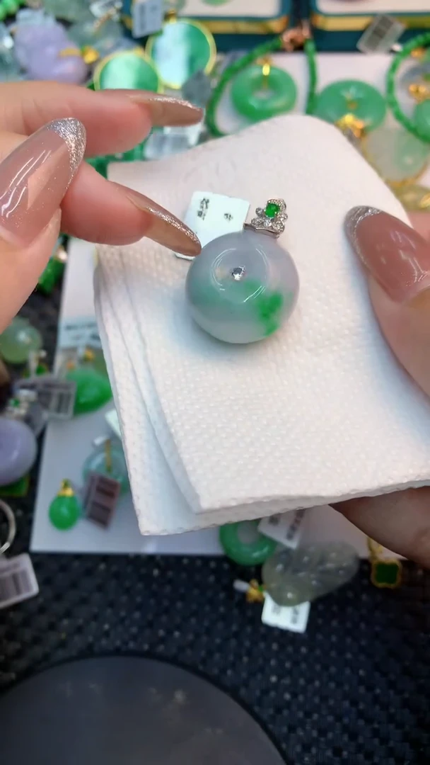 颈饰未镶嵌翡翠1