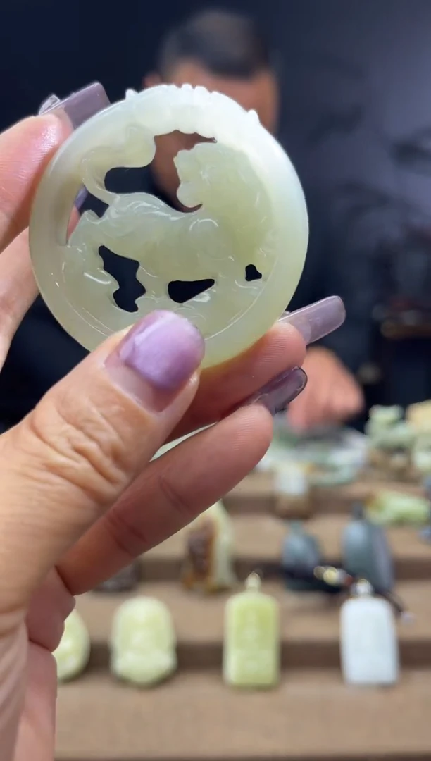 颈饰未镶嵌和田玉1