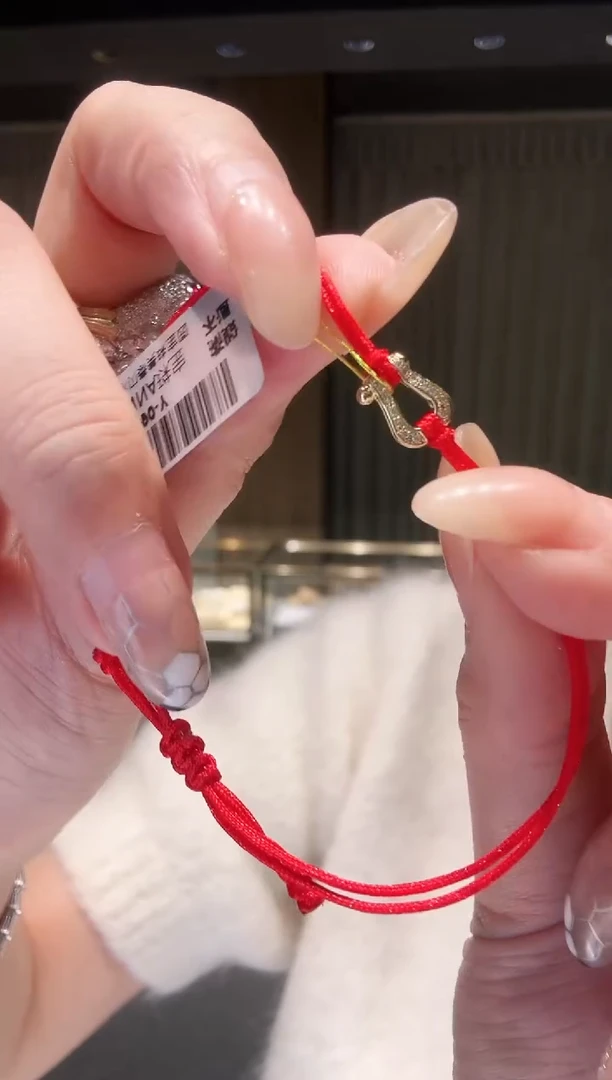 18K金镶嵌吊坠钻石AY0690-Y 赠绳  马蹄