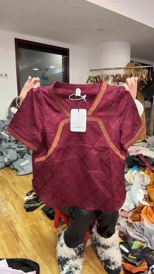 XL码      115-125斤   半袖