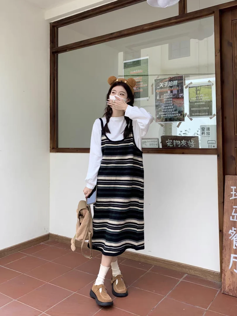 条纹针织吊带连衣裙女新款复古休闲宽松显瘦背带裙