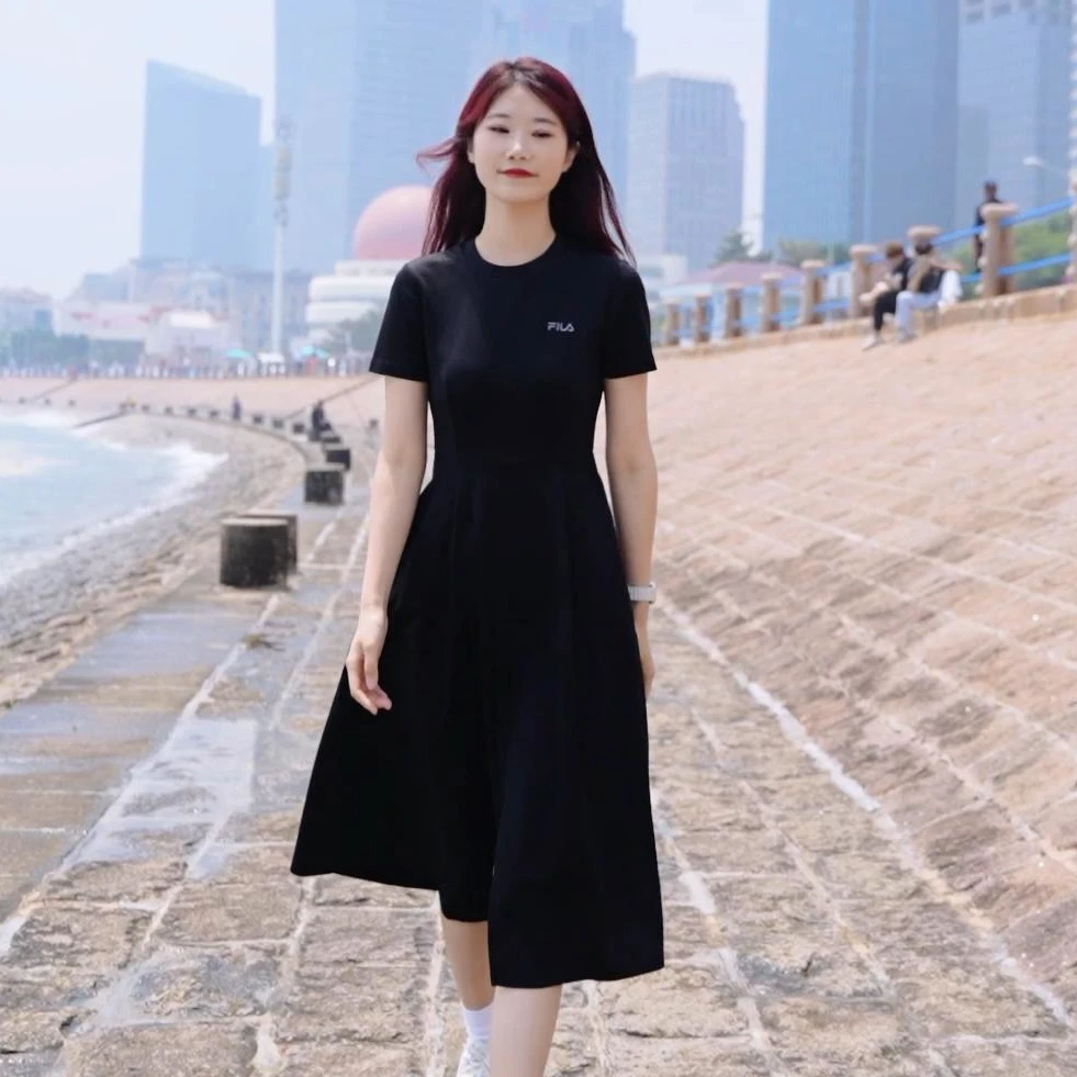 Fila/斐乐【时尚优雅百搭显瘦】女款圆领优雅短袖连衣裙F51W439301F