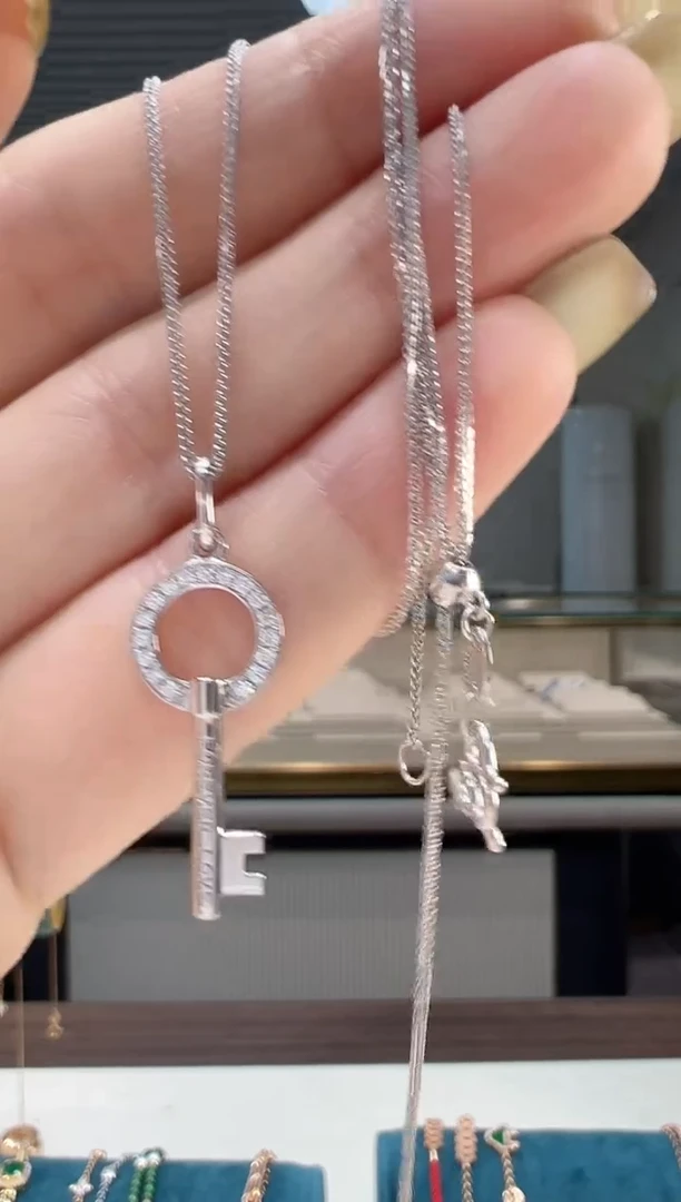 颈饰钻石铂Pt950镶嵌满钻圆头钥匙吊坠+PT950肖邦链