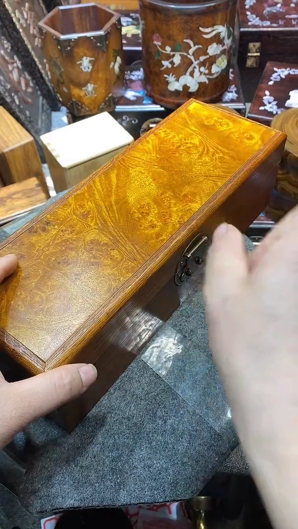 木木雕款盒子一个