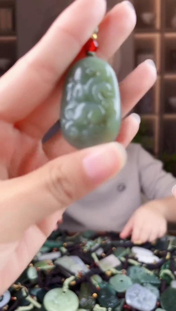 未镶嵌和田玉挂件拍一发一，多样性发货