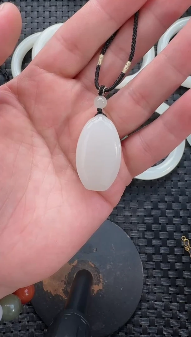 颈饰未镶嵌和田玉无事牌