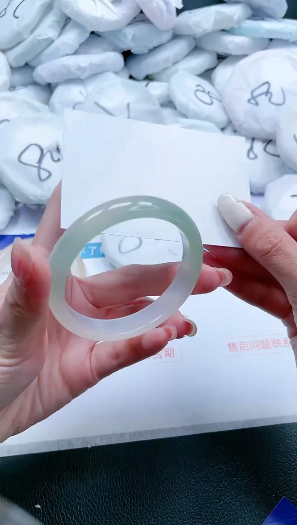 【闪购商品】石英质玉手镯未镶嵌17J121-54