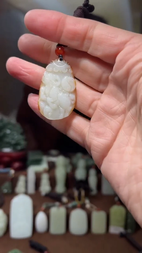 颈饰未镶嵌和田玉`