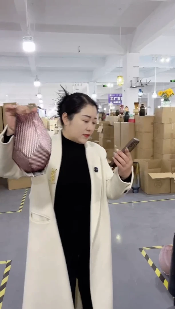 【闪购商品】玻璃唐总花瓶厂-微瑕-1FPMP