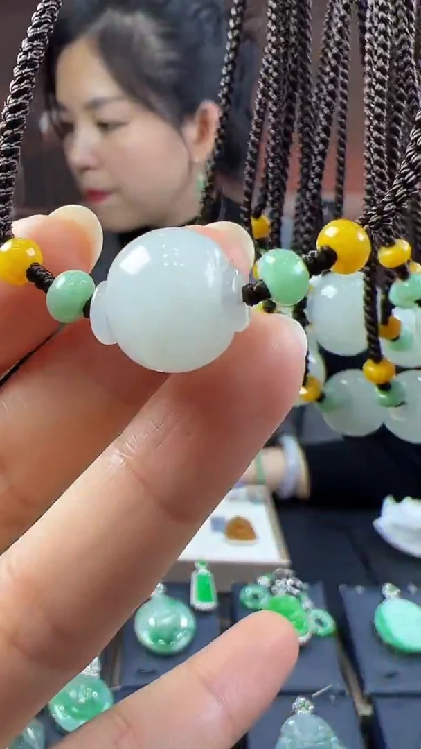 未镶嵌挂件翡翠路路通套绳（多样性发其一）