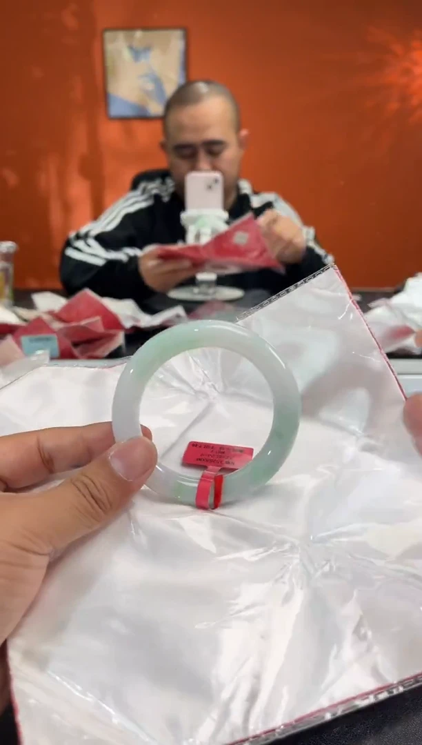 未镶嵌手镯翡翠54