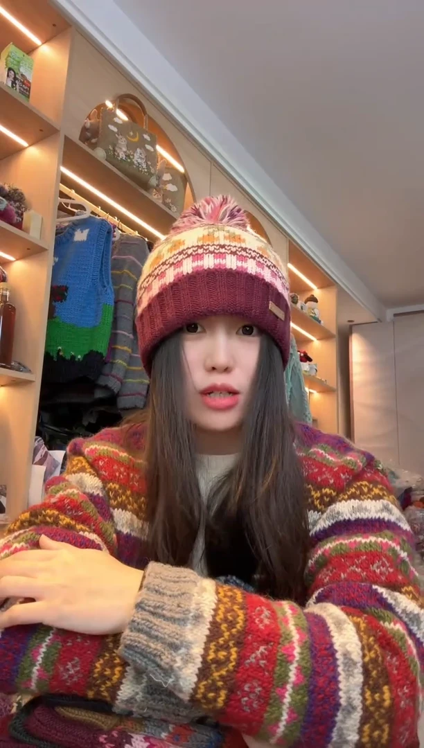 羊毛美利奴粉紫樱桃帽